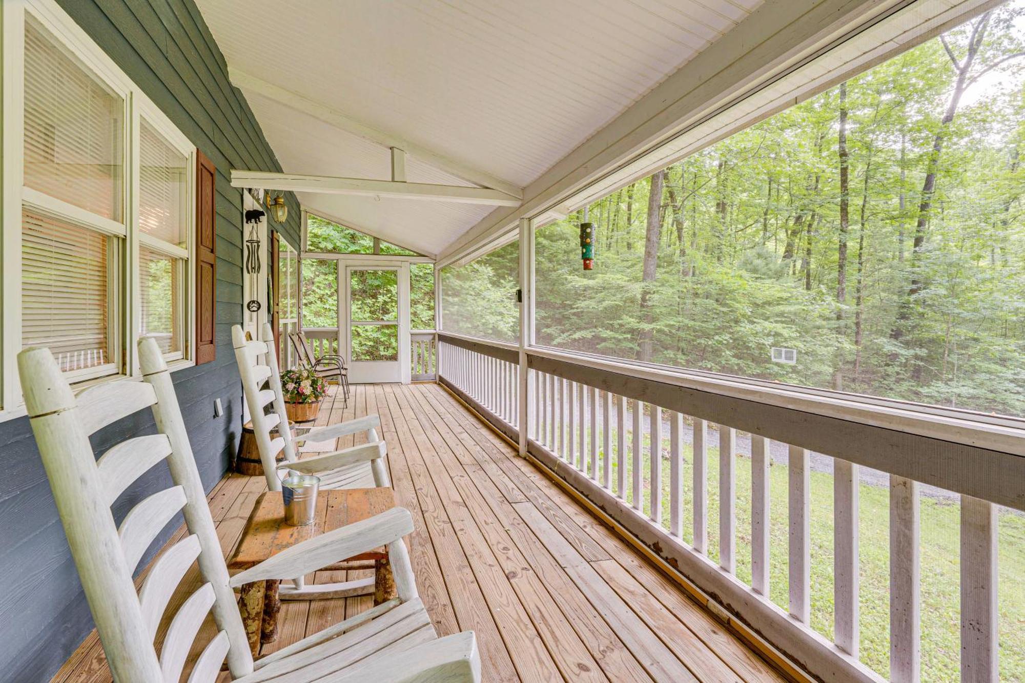 Secluded Cabin With Porch - 7 Miles To Lake Chatuge! Hayesville Extérieur photo