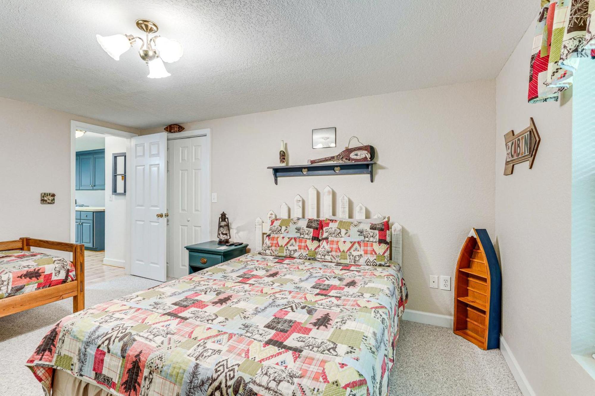 Secluded Cabin With Porch - 7 Miles To Lake Chatuge! Hayesville Extérieur photo