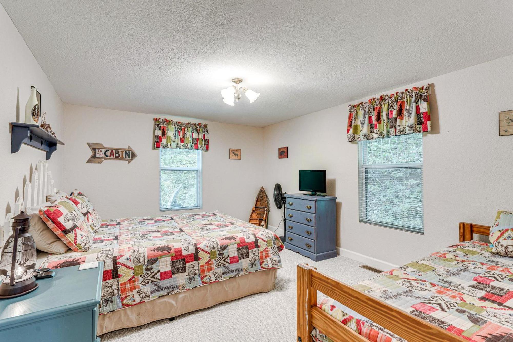 Secluded Cabin With Porch - 7 Miles To Lake Chatuge! Hayesville Extérieur photo