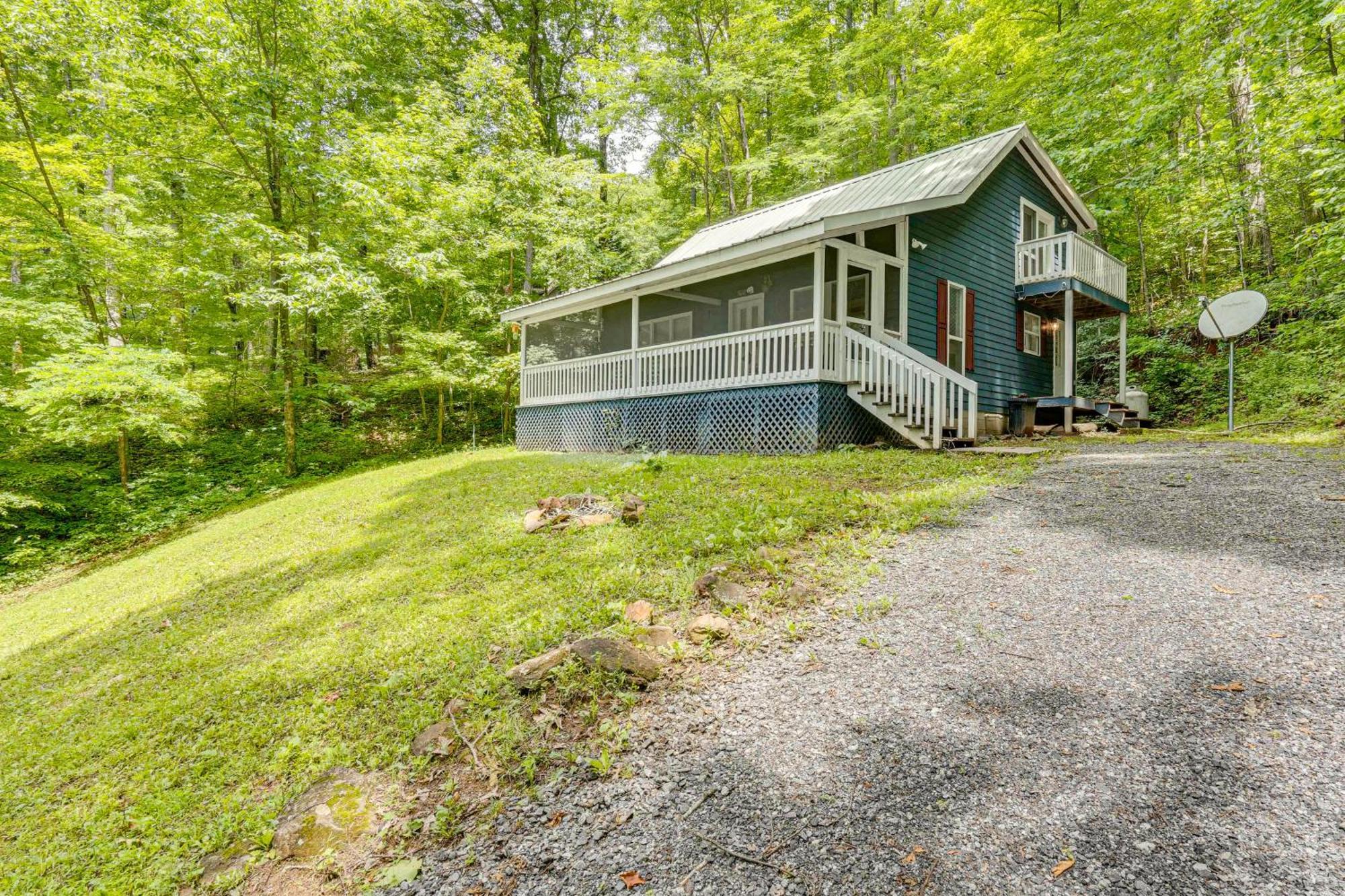 Secluded Cabin With Porch - 7 Miles To Lake Chatuge! Hayesville Extérieur photo